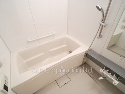 Bath ※Photo of the same layout on 21 floor. Decoration and fixture may differ.