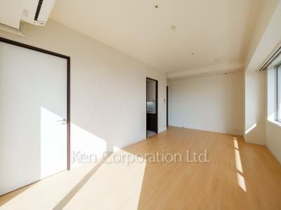Living-Dining ※Photo of the same layout on 18 floor. Decoration and fixture may differ.