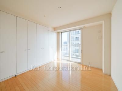 Bedroom ※Photo of the same layout on 18 floor. Decoration and fixture may differ.