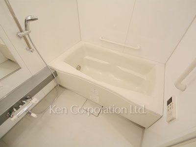 Bath ※Photo of the same layout on 16 floor. Decoration and fixture may differ.