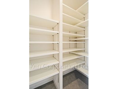 Closet ※Photo of the same layout on 16 floor. Decoration and fixture may differ.