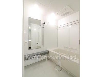 Bath ※Photo of the same layout on 11 floor. Decoration and fixture may differ.