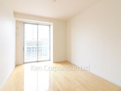 Bedroom ※Photo of the same layout on 11 floor. Decoration and fixture may differ.