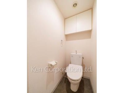 Lavatory ※Photo of the same layout on 9 floor. Decoration and fixture may differ.