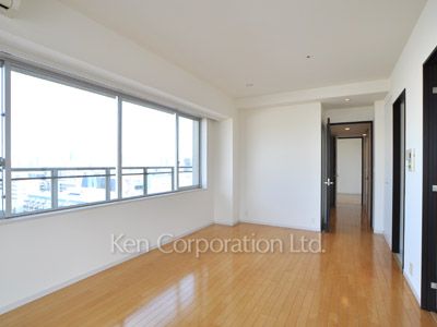 Living-Dining ※Photo of the same layout on 14 floor. Decoration and fixture may differ.