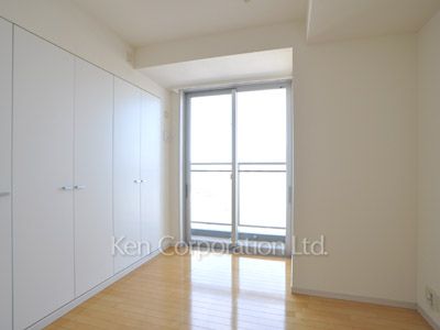 Bedroom ※Photo of the same layout on 14 floor. Decoration and fixture may differ.
