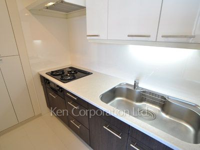 Kitchen ※Photo of the same layout on 14 floor. Decoration and fixture may differ.