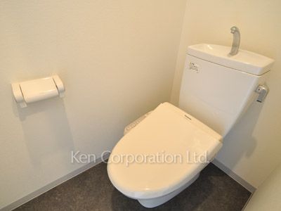 Lavatory ※Photo of the same layout on 14 floor. Decoration and fixture may differ.