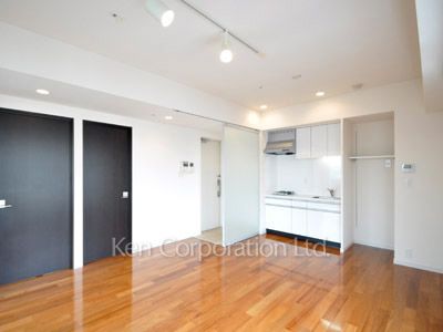 Living-Dining ※Photo of the same layout on 12 floor. Decoration and fixture may differ.