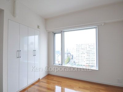 Bedroom ※Photo of the same layout on 12 floor. Decoration and fixture may differ.
