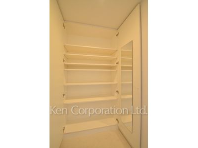 Shoes Closet