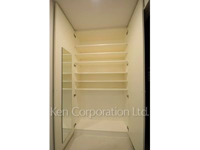 Shoes Closet