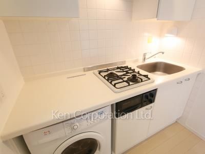 Kitchen ※Photo of the same layout on 6 floor. Decoration and fixture may differ.