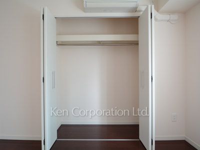 Closet ※Photo of the same layout on 9 floor. Decoration and fixture may differ.