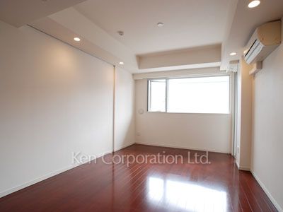 Living-Dining ※Photo of the same layout on 11 floor. Decoration and fixture may differ.