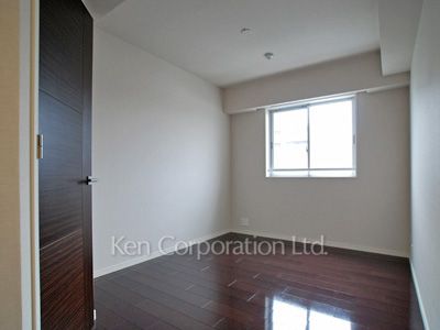 Bedroom ※Photo of the same layout on 4 floor. Decoration and fixture may differ.