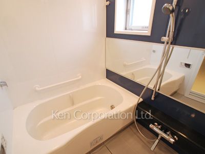Bath ※Photo of the same layout on 4 floor. Decoration and fixture may differ.