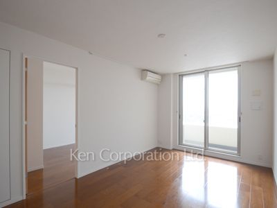 Living-Dining ※Photo of the same layout on 12 floor. Decoration and fixture may differ.