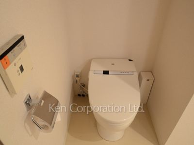 Lavatory ※Photo of the same layout on 12 floor. Decoration and fixture may differ.