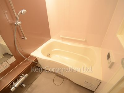 Bath ※Photo of the same layout on 10 floor. Decoration and fixture may differ.
