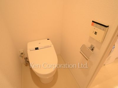 Lavatory ※Photo of the same layout on 10 floor. Decoration and fixture may differ.
