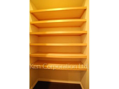 Closet ※Photo of the same layout on 6 floor. Decoration and fixture may differ.