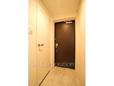 Entrance ※Photo of the same layout on 6 floor. Decoration and fixture may differ.