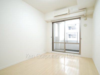 Bedroom ※Photo of the same layout on 6 floor. Decoration and fixture may differ.