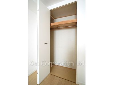 Closet ※Photo of the same layout on 9 floor. Decoration and fixture may differ.