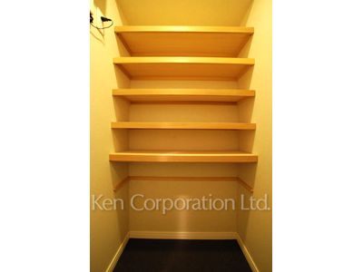 Shoes-In Closet ※Photo of the same layout on 9 floor. Decoration and fixture may differ.