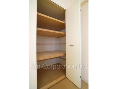Closet ※Photo of the same layout on 2 floor. Decoration and fixture may differ.