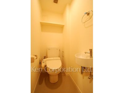 Lavatory ※Photo of the same layout on 2 floor. Decoration and fixture may differ.