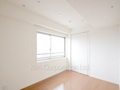 Bedroom ※Photo of the same layout on 12 floor. Decoration and fixture may differ.
