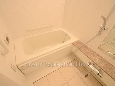 Bath ※Photo of the same layout on 12 floor. Decoration and fixture may differ.