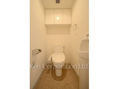 Lavatory ※Photo of the same layout on 12 floor. Decoration and fixture may differ.