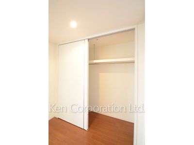 Closet ※Photo of the same layout on 12 floor. Decoration and fixture may differ.