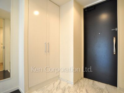 Entrance ※Photo of the same layout on 4 floor. Decoration and fixture may differ.