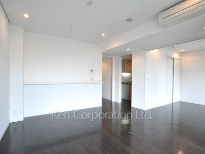 Living-Dining ※Photo of the same layout on 4 floor. Decoration and fixture may differ.