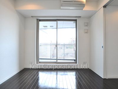 Bedroom ※Photo of the same layout on 4 floor. Decoration and fixture may differ.