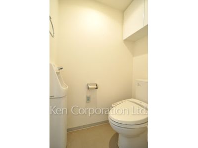 Lavatory ※Photo of the same layout on 4 floor. Decoration and fixture may differ.