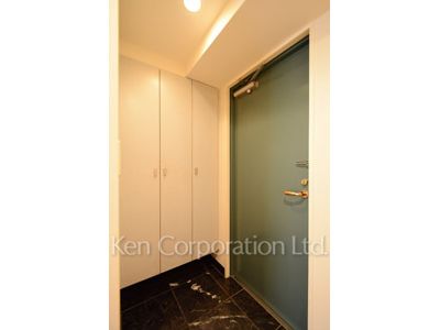 Entrance ※Photo of the same layout on 2 floor. Decoration and fixture may differ.