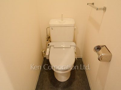 Lavatory ※Photo of the same layout on 2 floor. Decoration and fixture may differ.