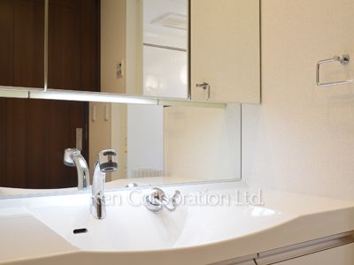 Powder Room ※Photo of the same layout on 5 floor. Decoration and fixture may differ.