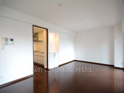Living-Dining ※Photo of the same layout on 12 floor. Decoration and fixture may differ.