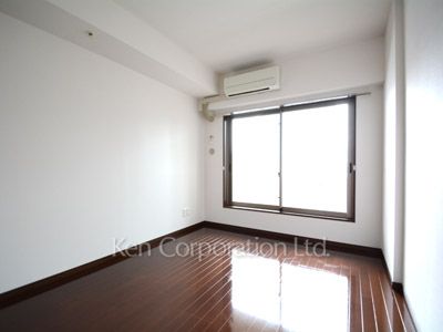 Bedroom ※Photo of the same layout on 12 floor. Decoration and fixture may differ.