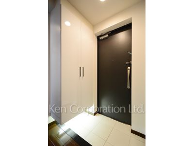 Entrance ※Photo of the same layout on 10 floor. Decoration and fixture may differ.