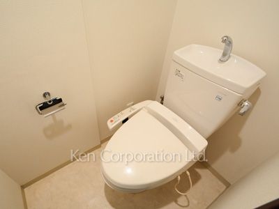 Lavatory ※Photo of the same layout on 10 floor. Decoration and fixture may differ.