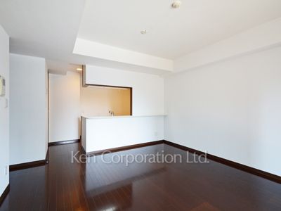 Living-Dining ※Photo of the same layout on 10 floor. Decoration and fixture may differ.