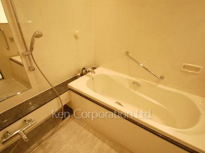 Bath ※Photo of the same layout on 3 floor. Decoration and fixture may differ.