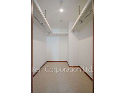 Walk-In Closet ※Photo of the same layout on 1 floor. Decoration and fixture may differ.